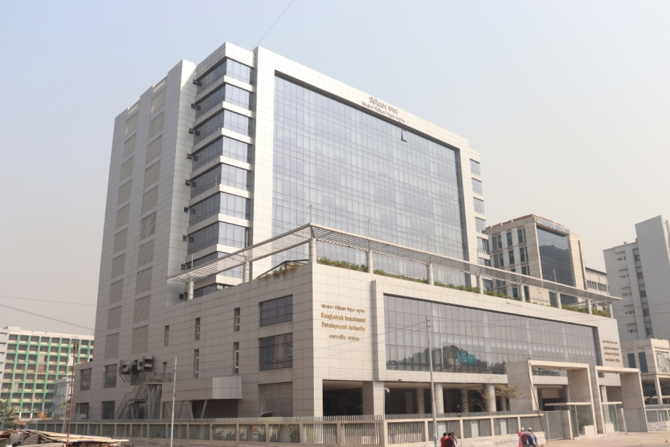 Investor confidence hits 14-year low amid political turmoil and economic uncertainty